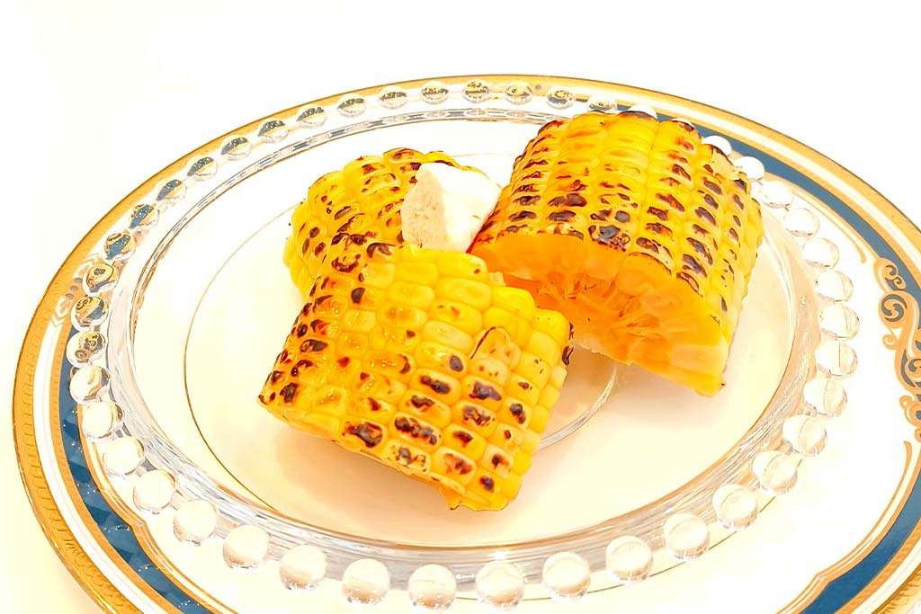 焼きトウモロコシのキャビアバター添え