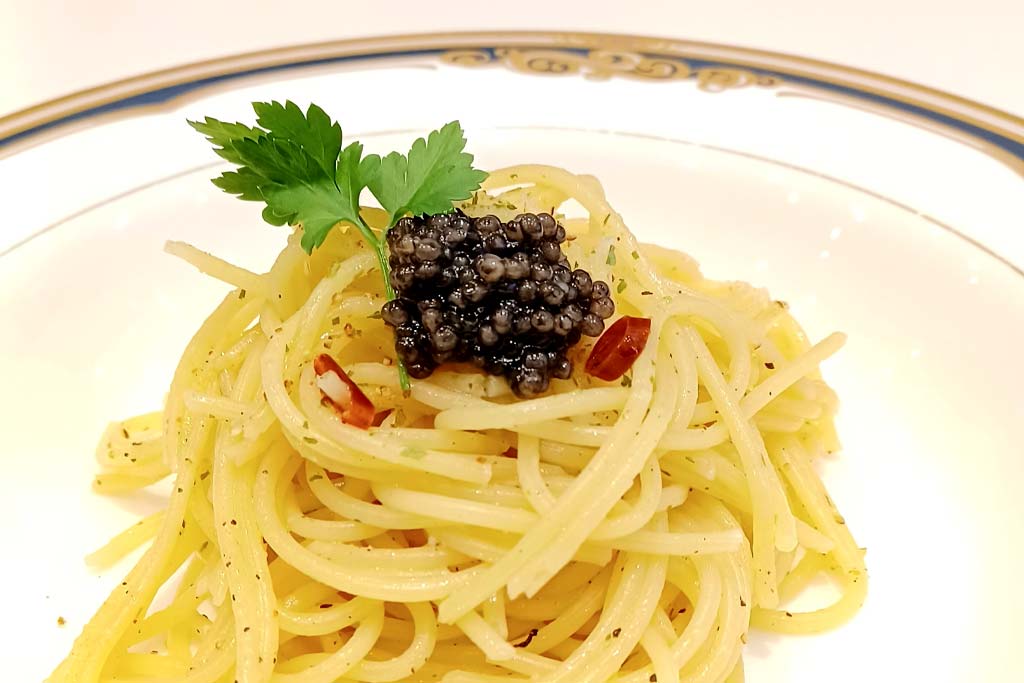 キャビアパスタ（ペペロンチーノ風）